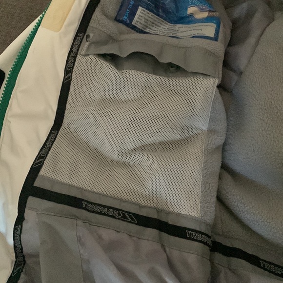 Winter ski jacket - Picture 8 of 10